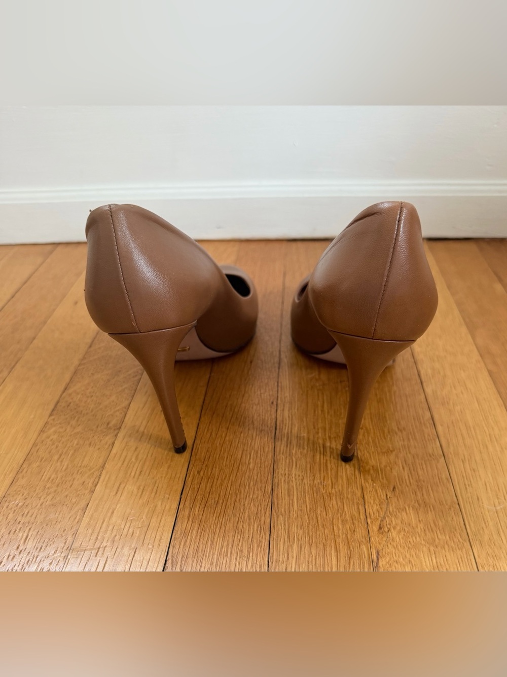 Gucci Classic Brown Leather Round Toe High Heel Pumps 37 7 - Picture 3 of 7